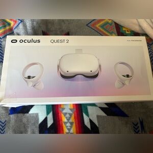 Oculus Quest 2 VR Set in White